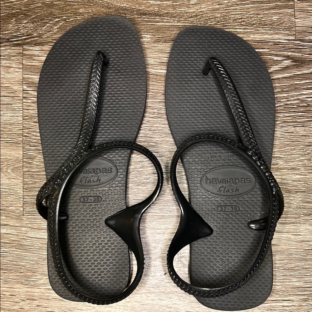 HAVAIANAS-NWOT sandals